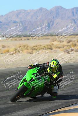 media/Jan-10-2025-CVMA Friday Practice (Fri) [[489e0da257]]/Group 4 and Trackday/Session 2 (Turn 4 Inside)/